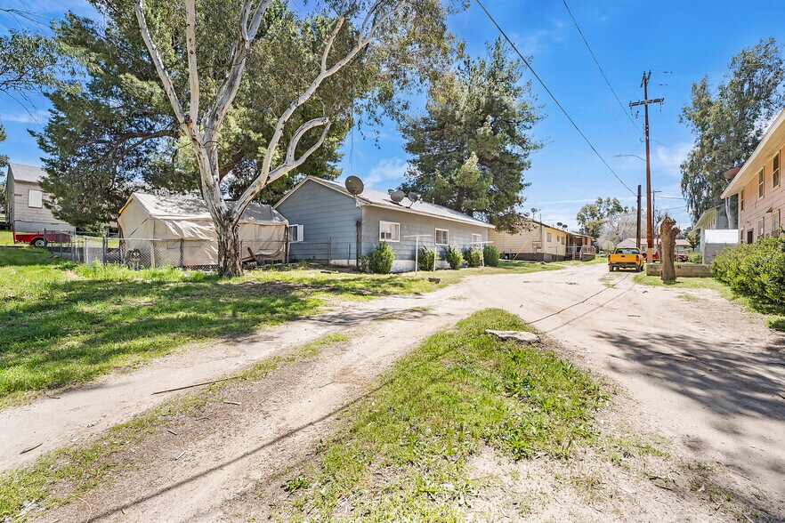 More Photos Of 431 Jeb Stuart rd, Campo Dormitory For Sale