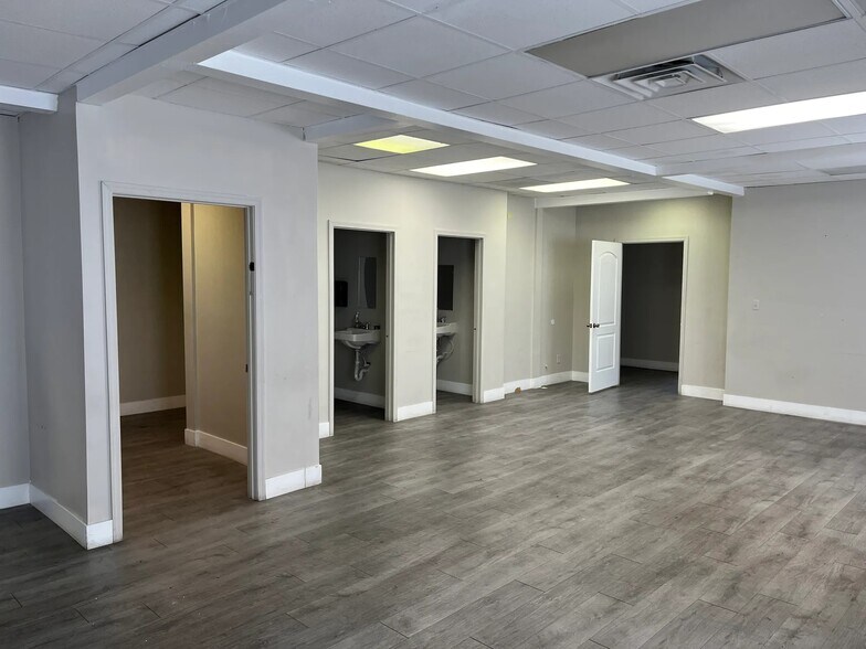 More Photos Of 7509 N 35th Ave, Phoenix Medical For Sale