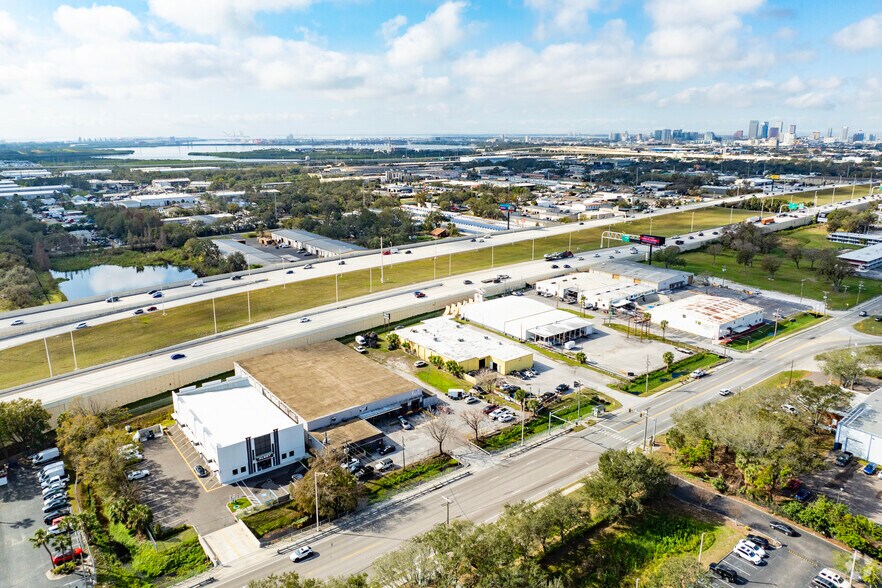 More Photos Of 4403 E Columbus Dr, Tampa Light Manufacturing For Lease