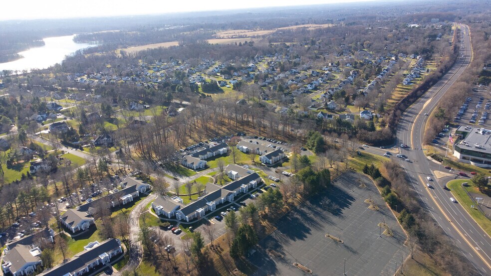 More Photos Of 400-415 Executive Dr, Langhorne Medical For Lease
