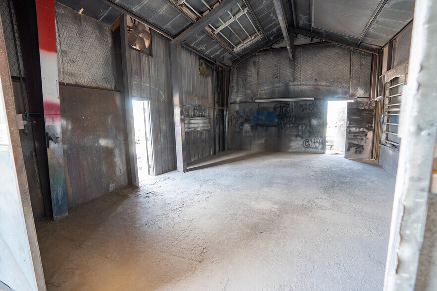 More Photos Of 4111 S County Road 1276, Midland Manufacturing For Sale