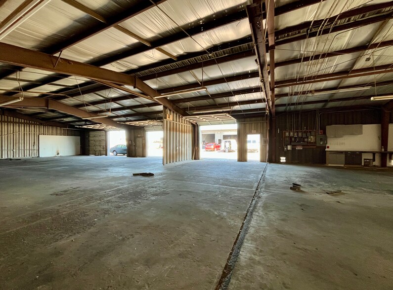 More Photos Of 408-412 Farmers Market Rd, Fort Pierce Warehouse For Sale