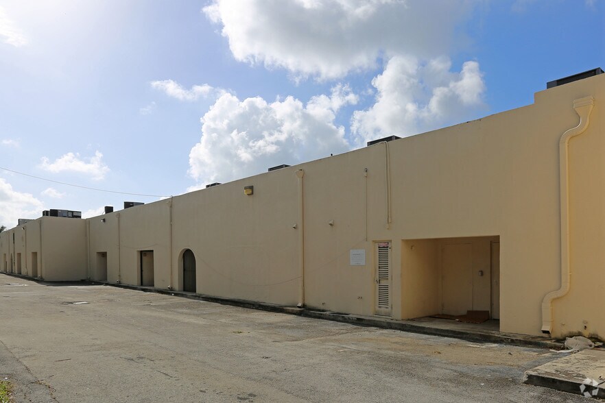 More Photos Of 1765-1781 NE 163rd St, North Miami Beach Unknown For Lease