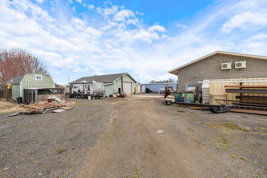 More Photos Of 802 E Vilas Rd, Medford Light Manufacturing For Sale