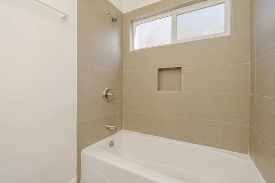 More Photos Of 612 Aerick St, Inglewood Apartments For Sale