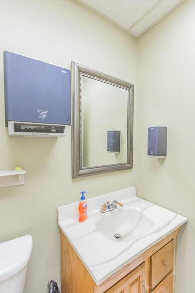 More Photos Of 300 Alamar St, Fort Oglethorpe General Retail For Sale