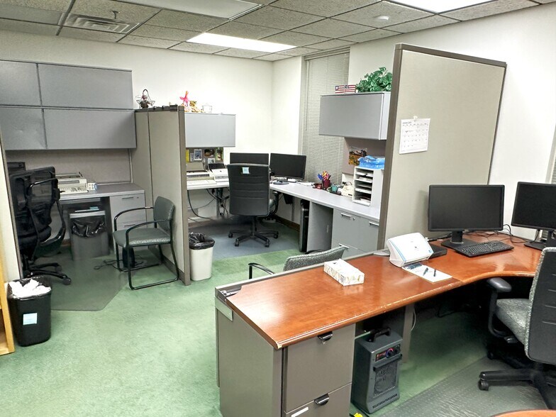 More Photos Of 2202 Harlem Rd, Loves Park Office For Sale