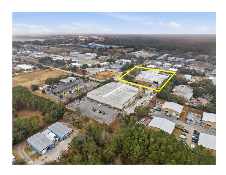More Photos Of 263 Southridge Industrial Dr, Tavares Warehouse For Lease