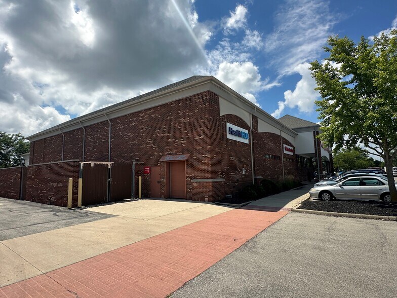 More Photos Of 11591 Olio Rd, Fishers Drugstore For Sale