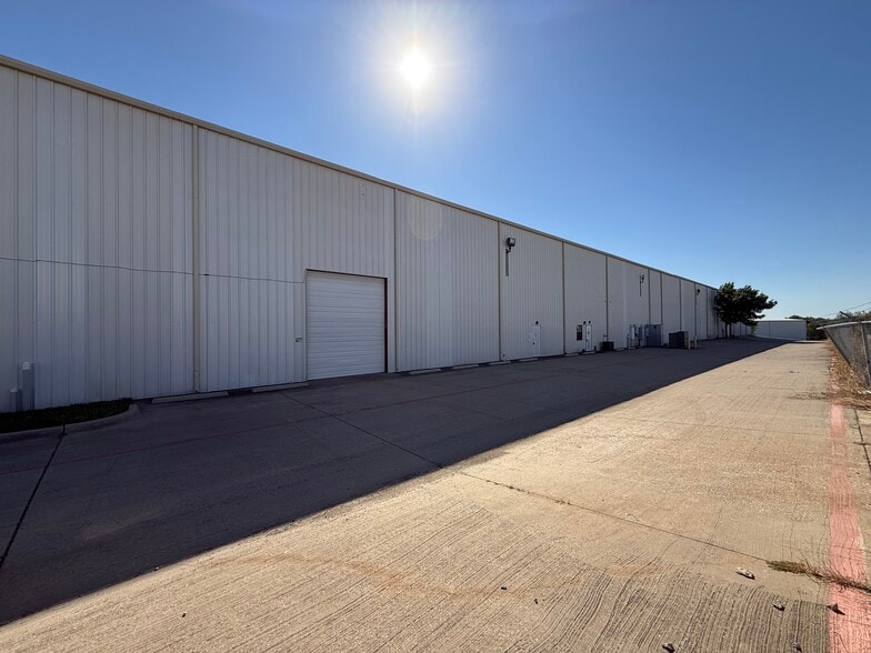 More Photos Of 5091 Dakota Ln, Denton Warehouse For Sale