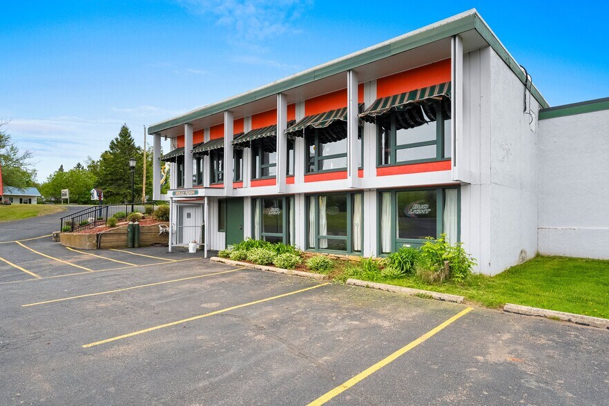 More Photos Of W11466 US Hwy 8, Dunbar Restaurant For Sale