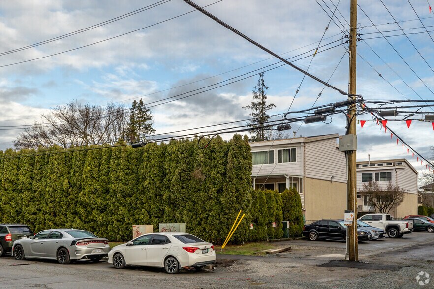 More Photos Of 20601 Eastleigh Crescent, Langley Apartments For Sale