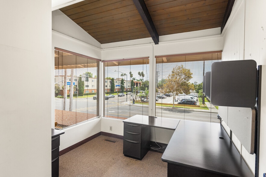 More Photos Of 1661 E Chapman Ave, Fullerton Office For Sale