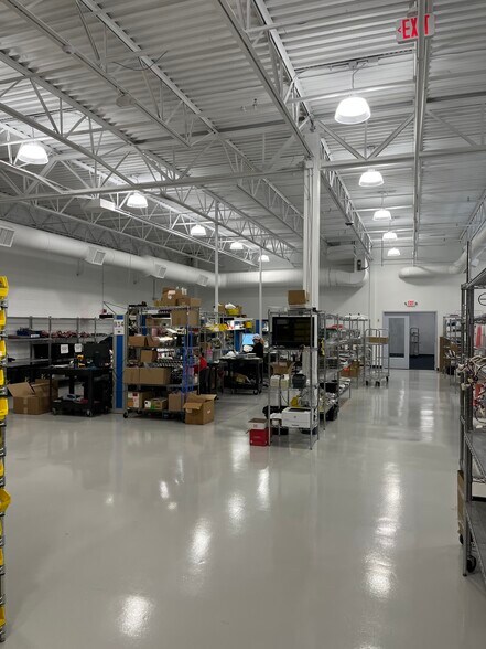 More Photos Of 755 Middlesex Tpke, Billerica Light Manufacturing For Lease