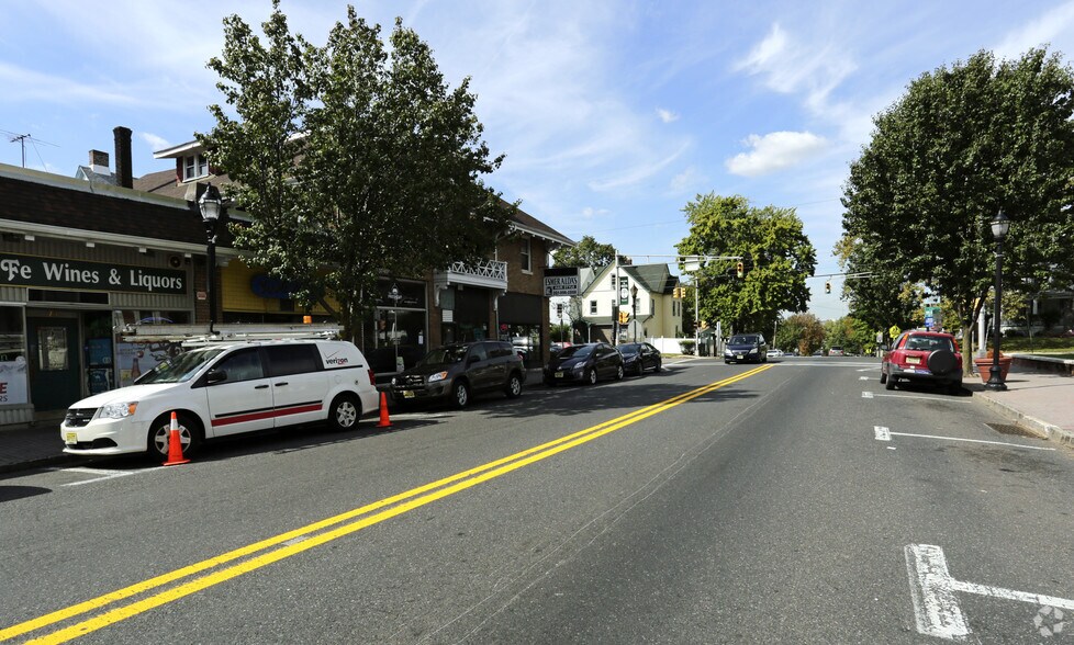 More Photos Of 52-54 W Main St, Bogota Storefront Retail Residential For Lease