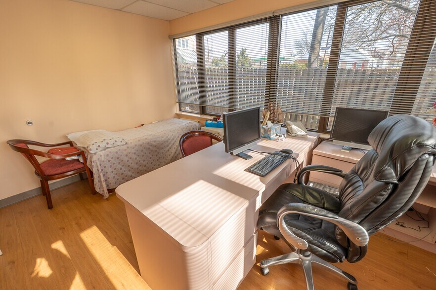 More Photos Of 622 Georges Rd, North Brunswick Medical For Sale