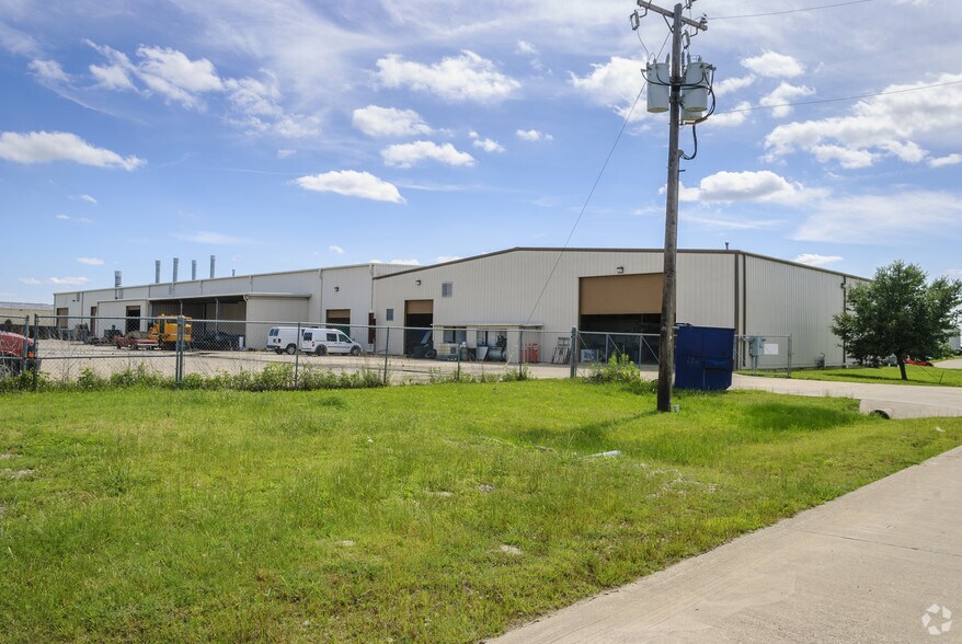 Primary Photo Of 201 Metro Dr, Terrell Warehouse For Sale