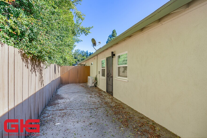More Photos Of , Pasadena Multifamily For Sale