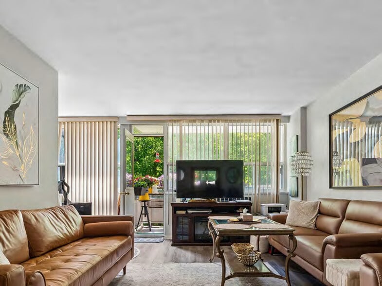 More Photos Of 6 Milepost Pl, Toronto Apartments For Sale