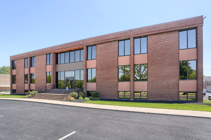 More Photos Of 3211 N Front St, Harrisburg Loft Creative Space For Lease
