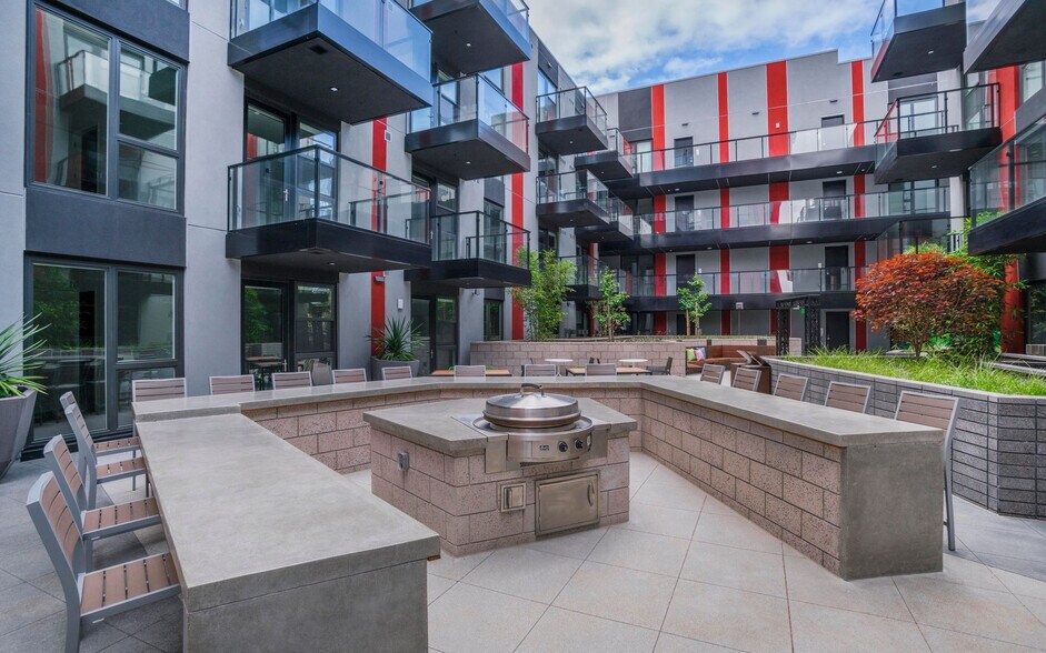 More Photos Of 1501 Island Ave, San Diego Apartments For Lease