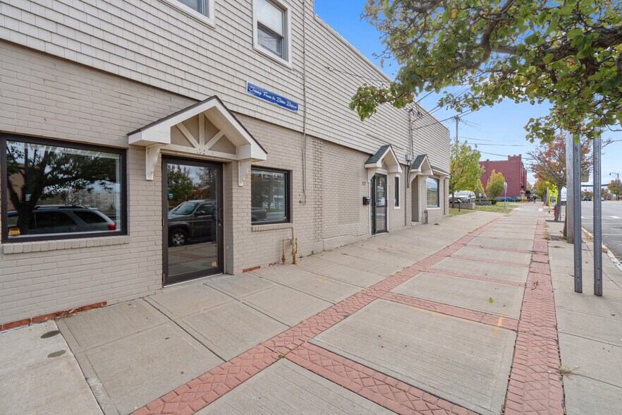 Primary Photo Of 125 E First St, Oswego Office For Lease