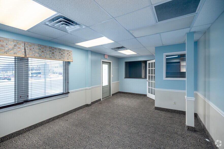 More Photos Of 2828 E State Blvd, Fort Wayne Medical For Sale