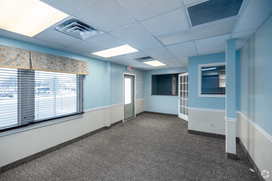 More Photos Of 2828 E State Blvd, Fort Wayne Medical For Sale