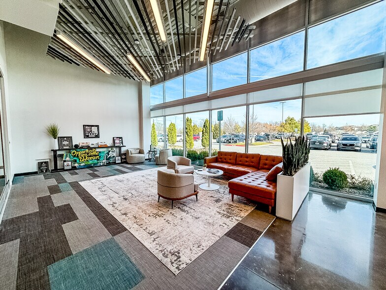 More Photos Of 2600 NE 11th St, Bentonville Office For Lease