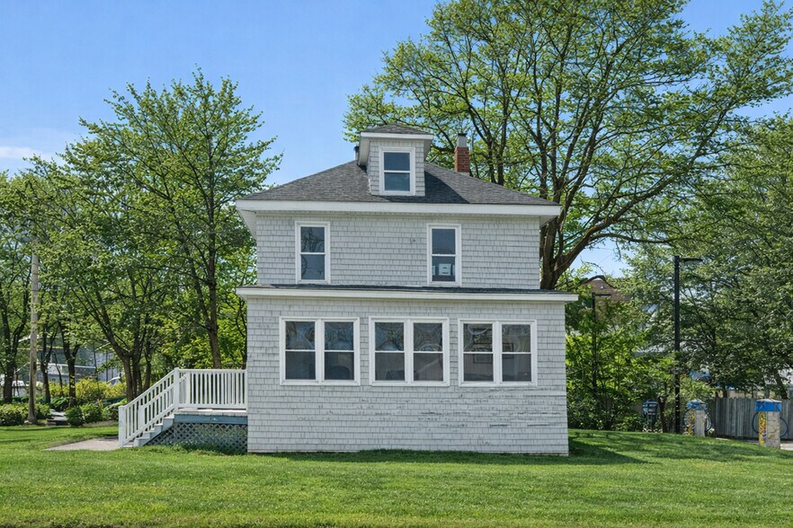 More Photos Of 796 Forest Ave, Portland Office Residential For Sale