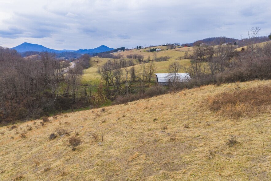 More Photos Of 230 Barn Ave, North Tazewell Land For Sale