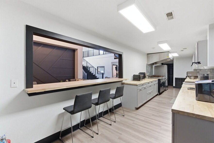 More Photos Of 10923 State Highway 176, Walnut Shade Office For Sale