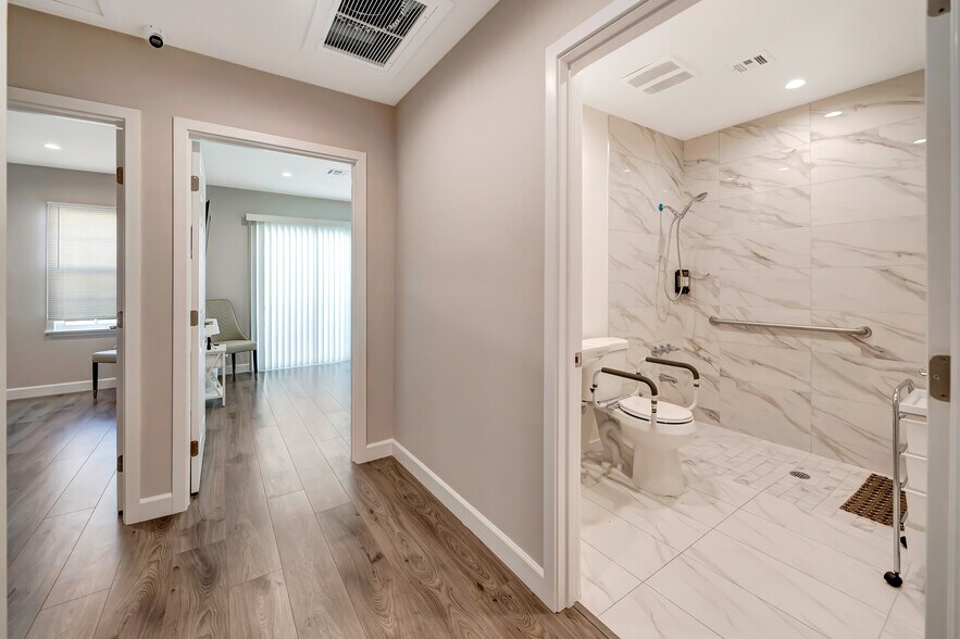 More Photos Of 6856 Hesperia Ave, Reseda Assisted Living For Sale