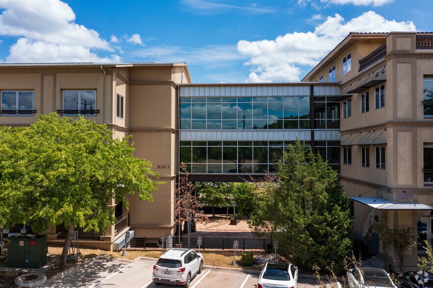 More Photos Of 6836 Bee Caves Rd, Austin Office For Lease