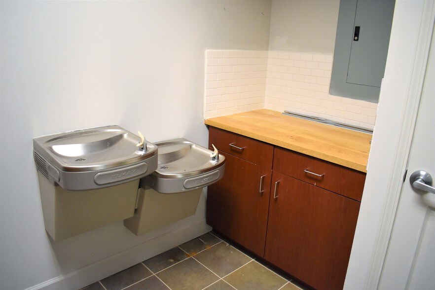 More Photos Of 1830 Peachtree Pky, Cumming Medical For Sale