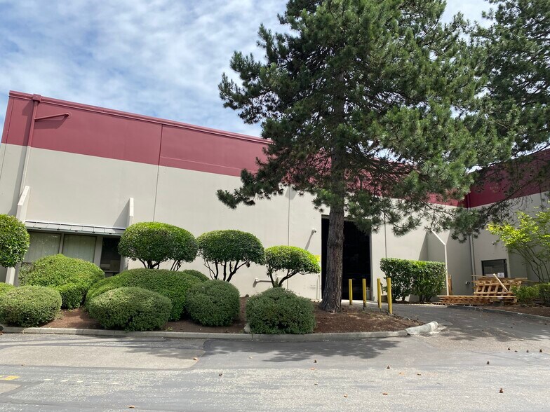 More Photos Of 8627-8661 S 187th St, Kent Warehouse For Lease