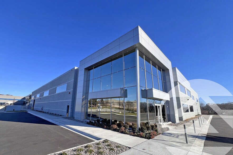 Primary Photo Of 1465 Pacific Dr, Auburn Hills Manufacturing For Lease