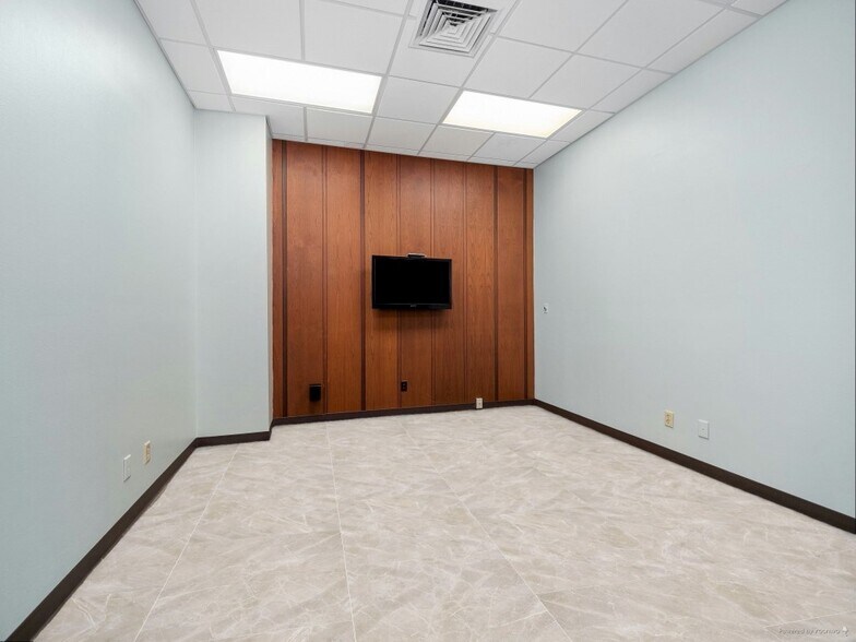 More Photos Of 622 S Calhoun St, Fort Wayne Office For Sale