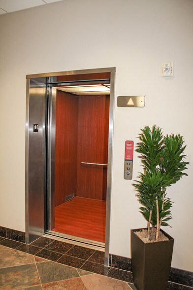 More Photos Of 21021 Springbrook Plaza Dr, Spring Office For Lease