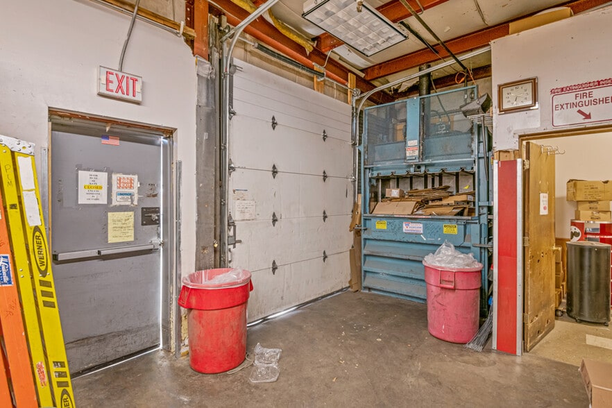 More Photos Of 704 SW Higgins Ave, Missoula Supermarket For Sale