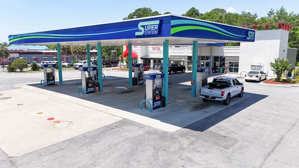 More Photos Of 180 Mary Esther Blvd, Mary Esther Service Station For Sale