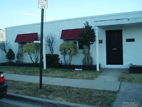 Primary Photo Of 19 Suffolk St, Freeport Office For Sale