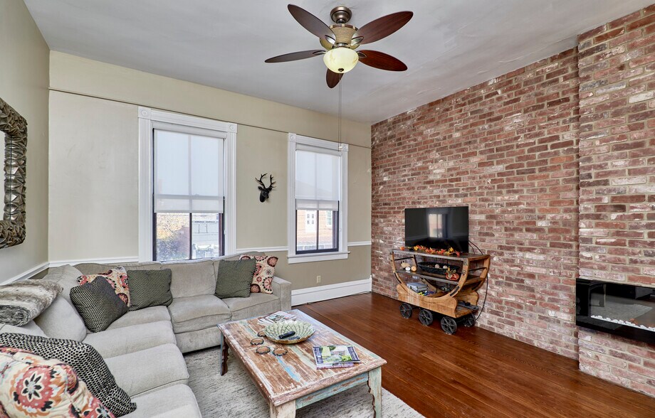 More Photos Of 214 E 1st St, Hermann Storefront Retail Residential For Sale