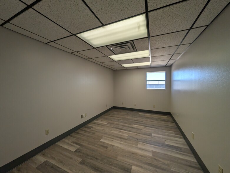 More Photos Of 7900 W Interstate 20, Midland Service For Sale