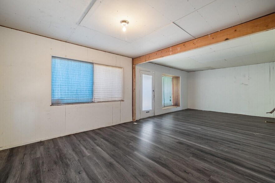 More Photos Of 11306 Burbank Blvd, North Hollywood Storefront Retail Residential For Lease