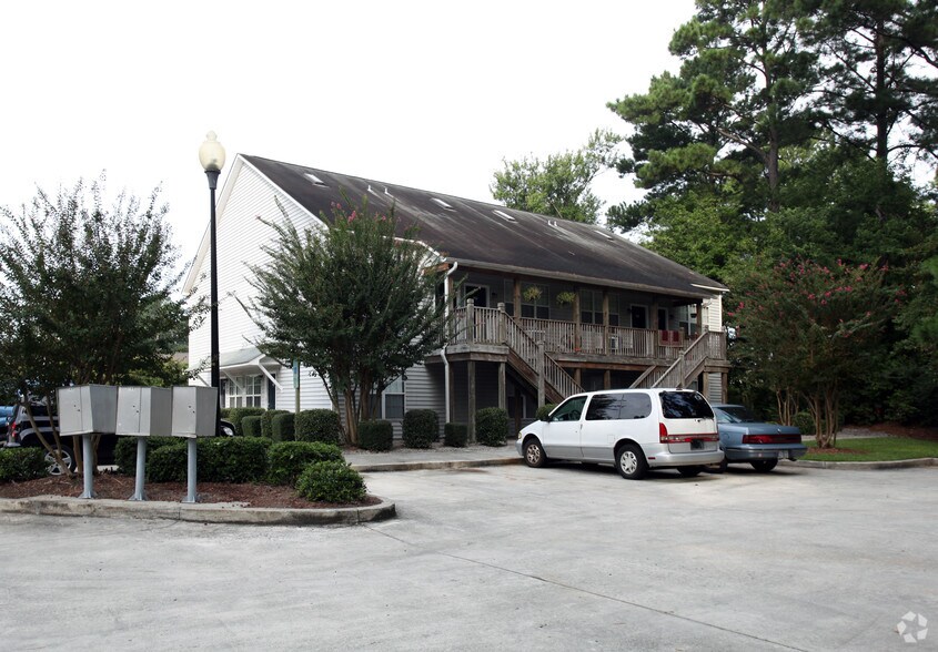 More Photos Of 145 Lullwater Dr, Wilmington Apartments For Sale