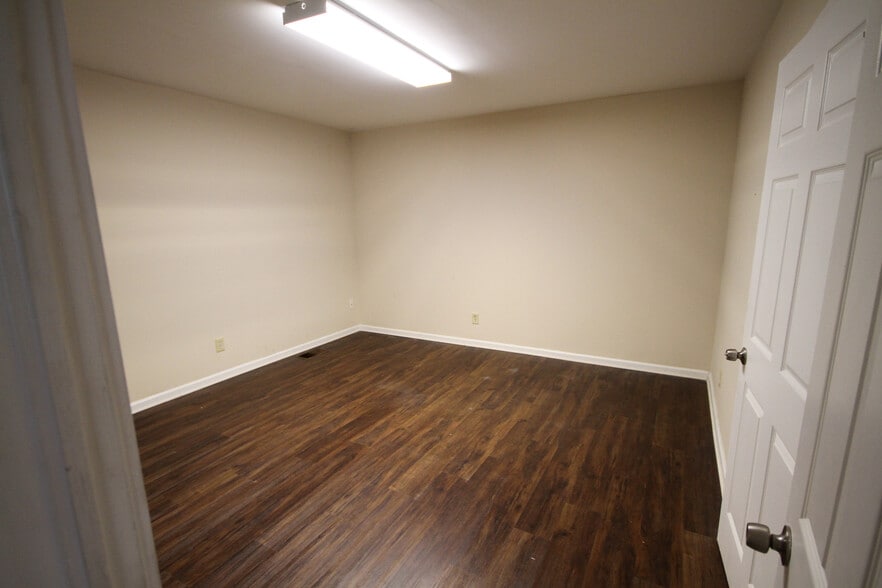 More Photos Of 1909 Cherry Rd, Rock Hill Office For Sale