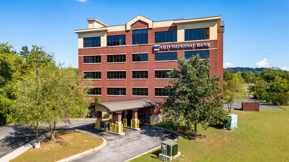 More Photos Of 3855 N Ocoee St, Cleveland Office For Sale