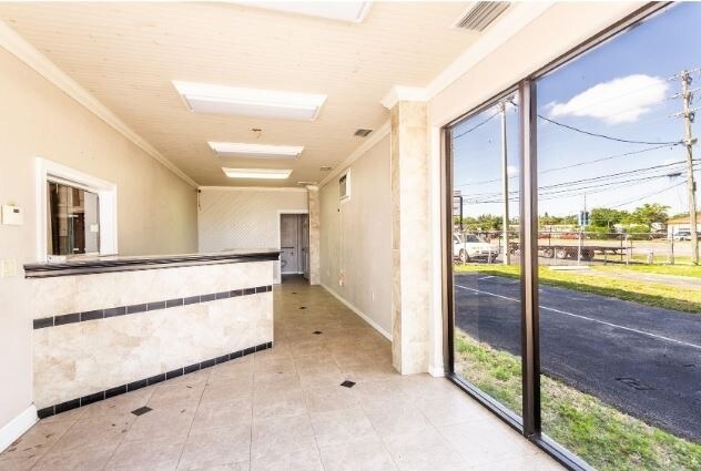 More Photos Of 12477 66th Street North, Largo Auto Repair For Lease