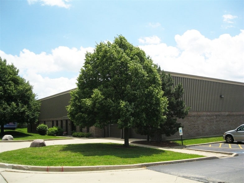 More Photos Of 780 Aec Dr, Wood Dale Warehouse For Lease